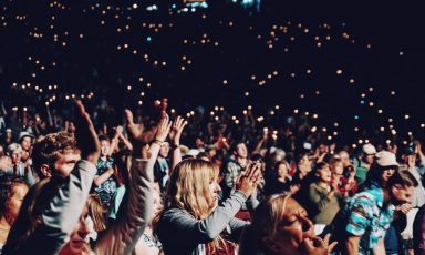 ezra-comeau-jeffrey-77199-unsplash-min